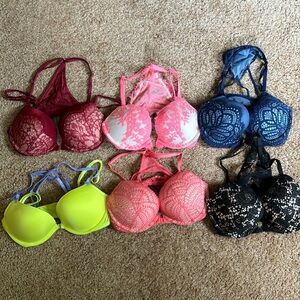 6 Victoria’s Secret bras